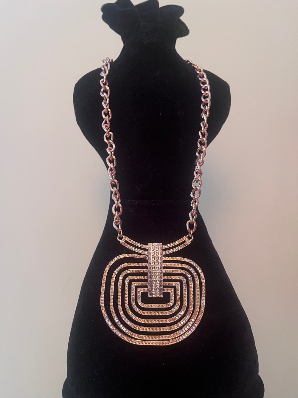 Gold Statement Pendant Necklace - Elegant Women’s Jewelry